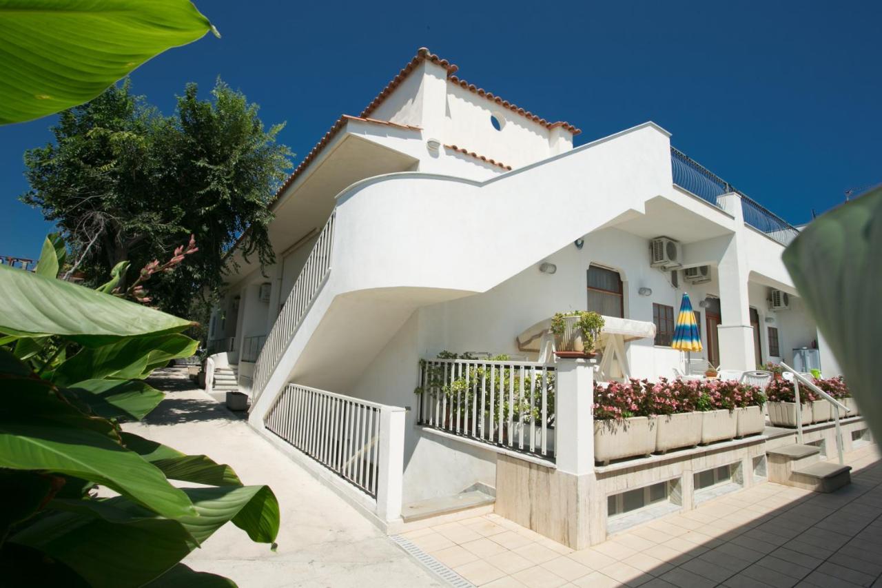 Residence Adriatico Mattinata Buitenkant foto