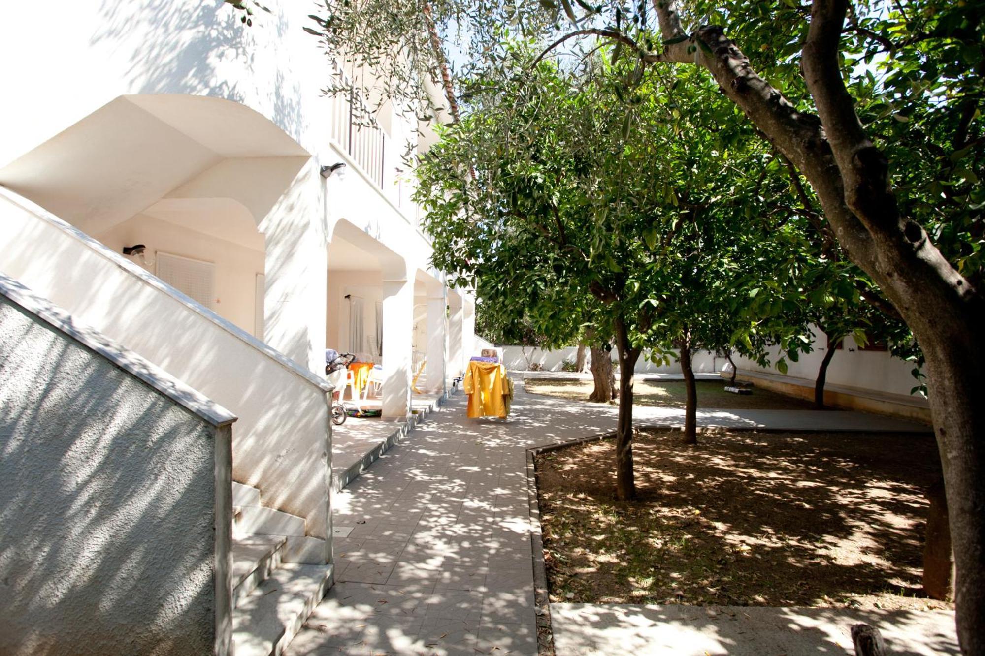 Residence Adriatico Mattinata Buitenkant foto